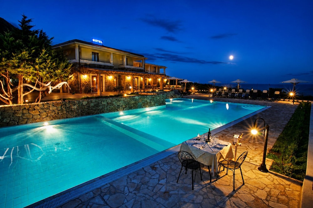 Villa Gustui Maris 8/56