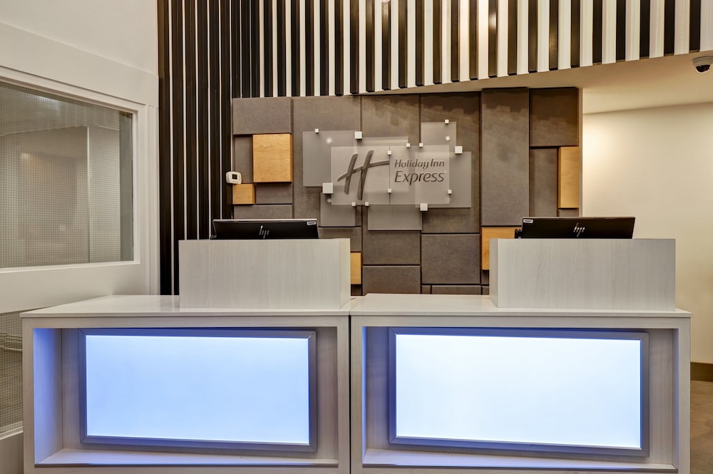 Holiday Inn Express Whitby Oshawa An Ihg Hotel 7/78