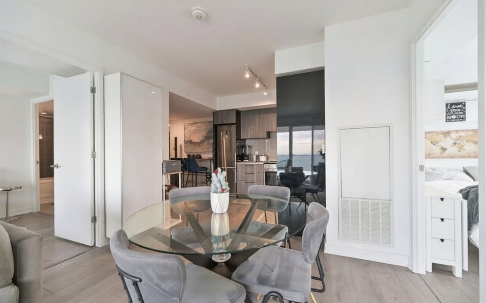 Teahouse Condos in Downtown Toronto 23/50