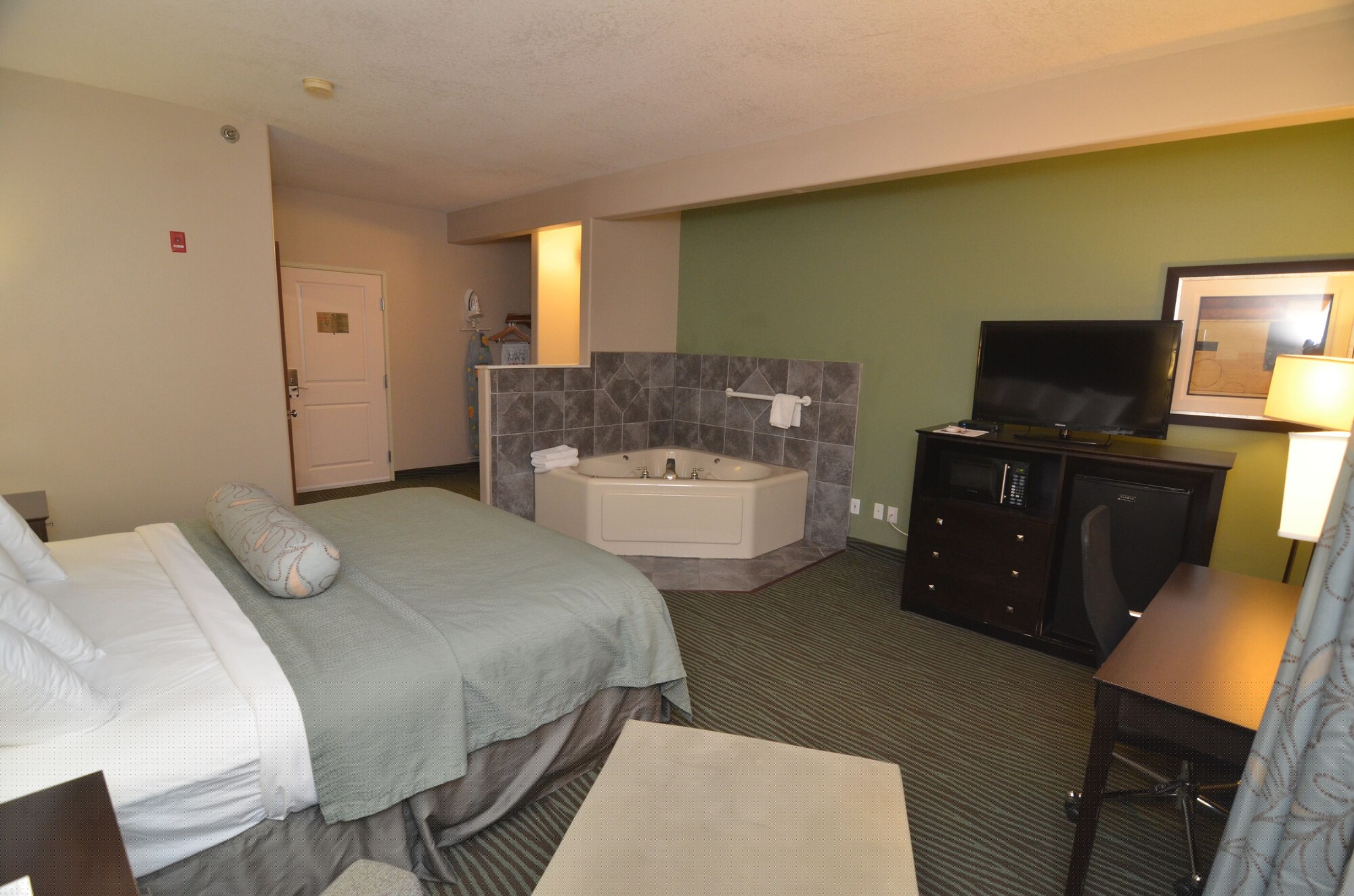 جناح ديلوكس بسرير كينج، Americinn By Wyndham Des Moines Airport 3/6