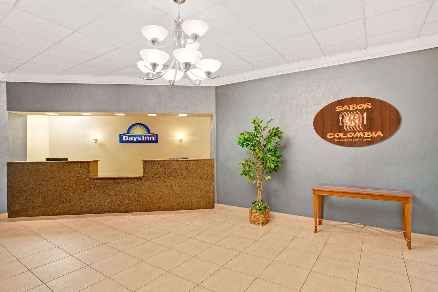 Days Inn By Wyndham Orlando Airport Florida Mall 5/22