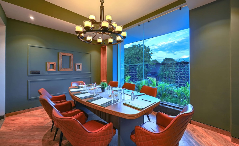 Royale Sarovar Portico Agra 53/65