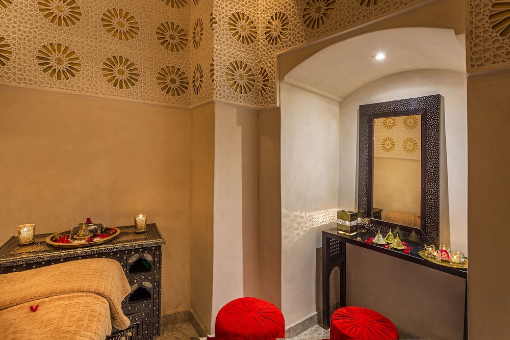 RIAD AFRICA 33/80