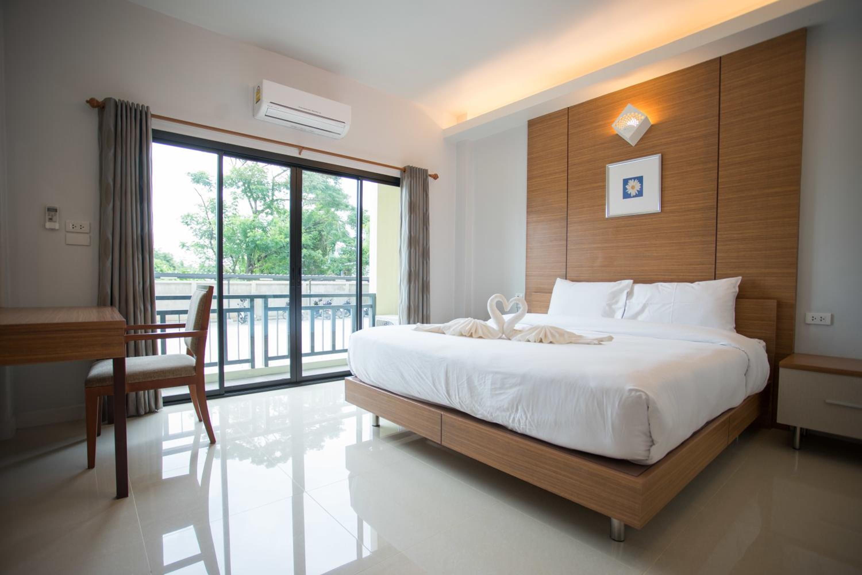 Morage Hotel 16/81