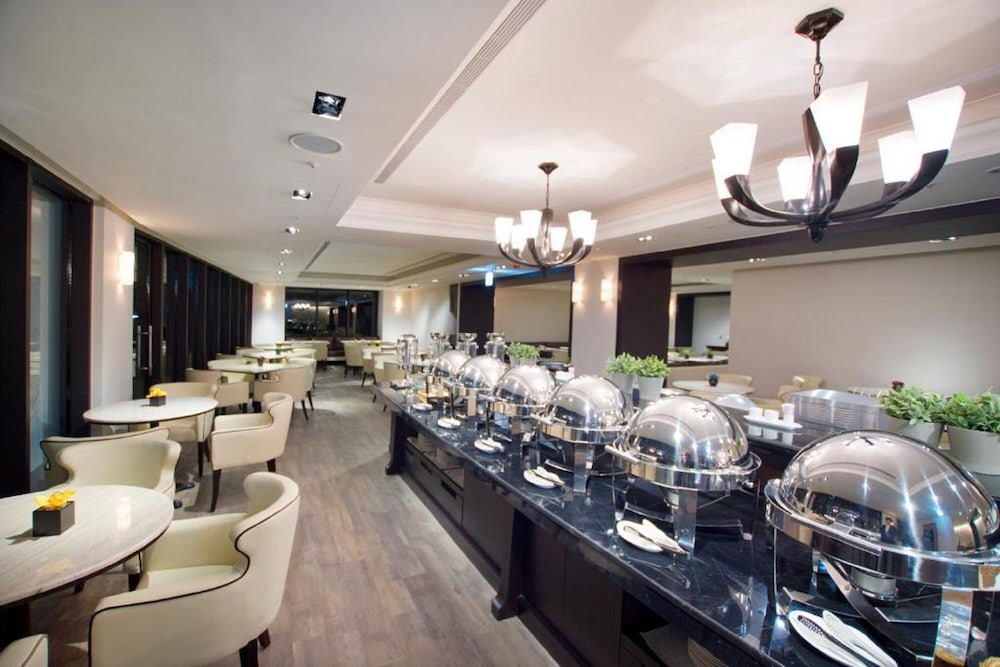 53 Hotel 44/55