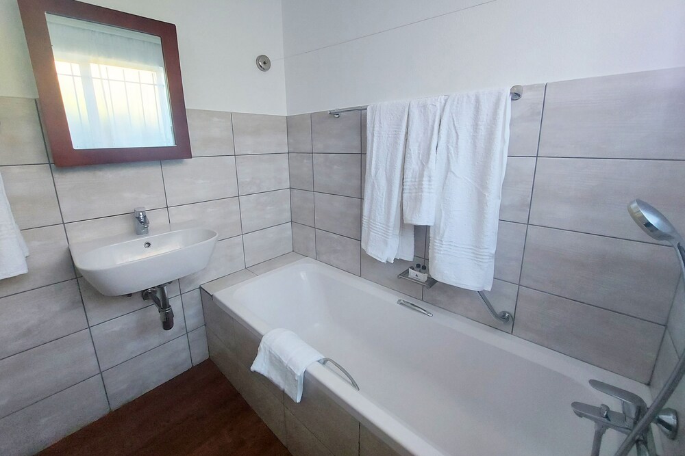 Hermanus Beach Club 46/50