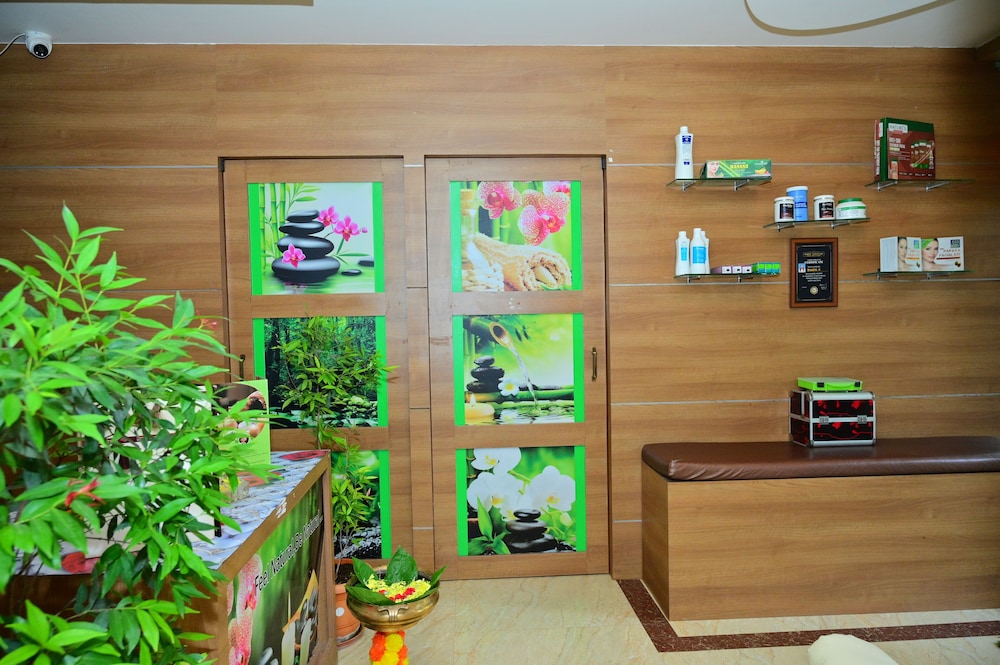 JalMahal Resort &amp; Spa 11/72