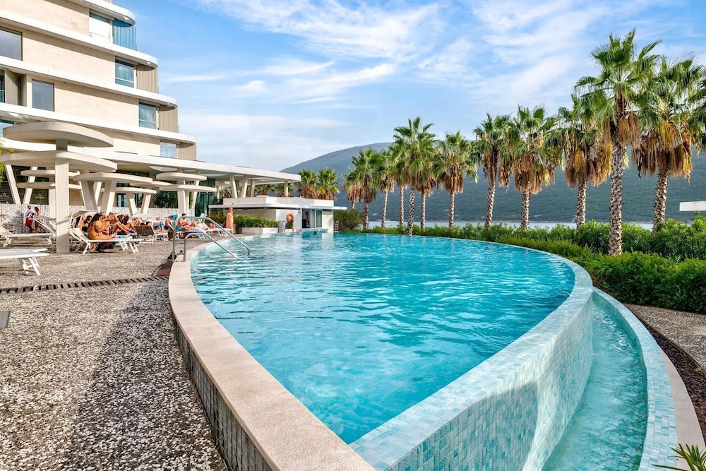 Carine Hotel Kumbor 43/50