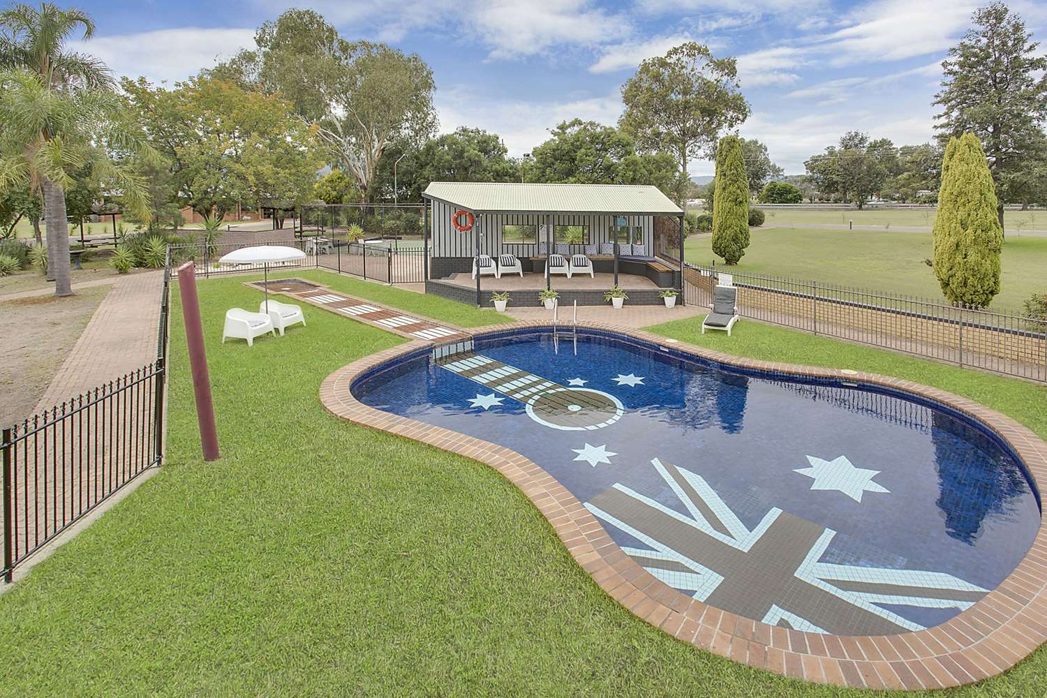 Econo Lodge Savannah Park Tamworth 24/27