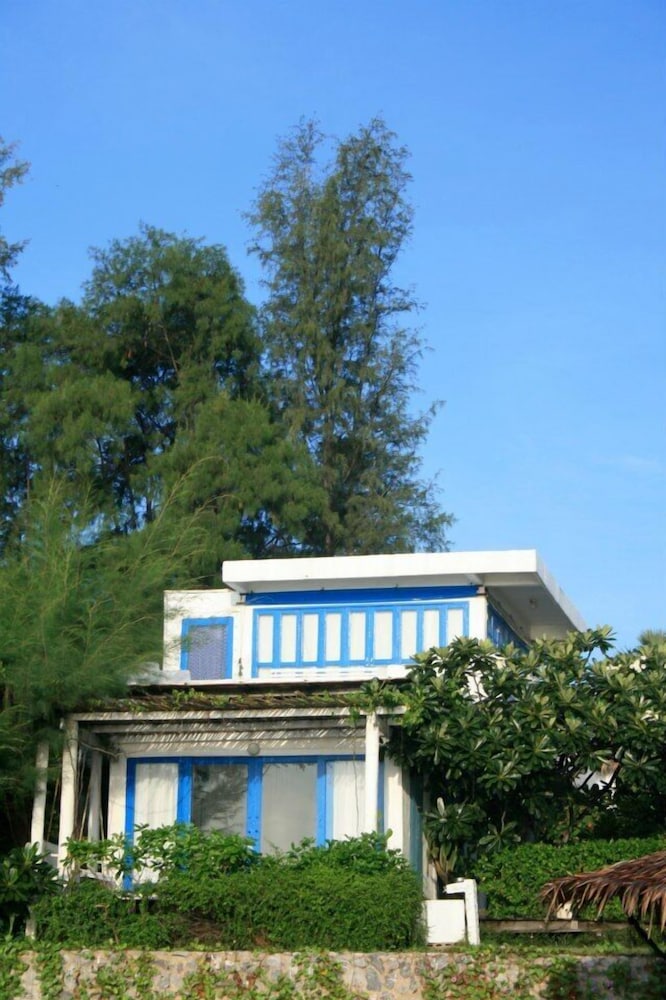 Hua Plee Lazy Beach 5/50