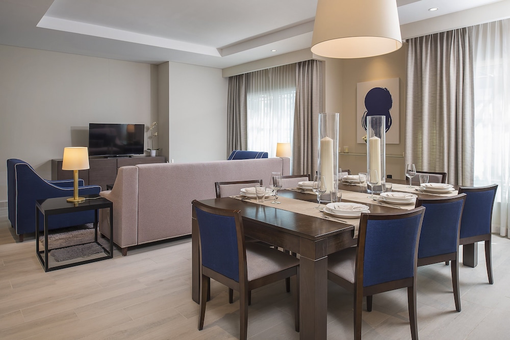 Centara West Bay Hotel and Residences Doha 64/78