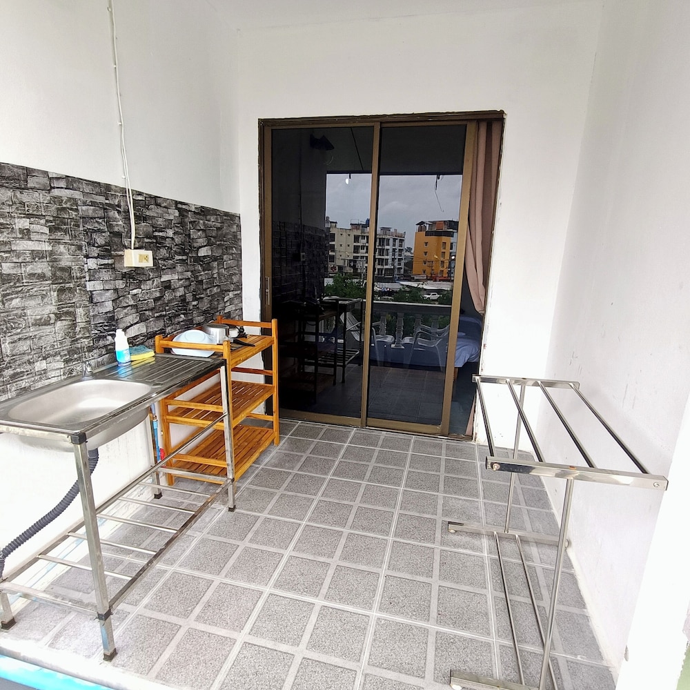 THE GUEST HOUSE 39/67