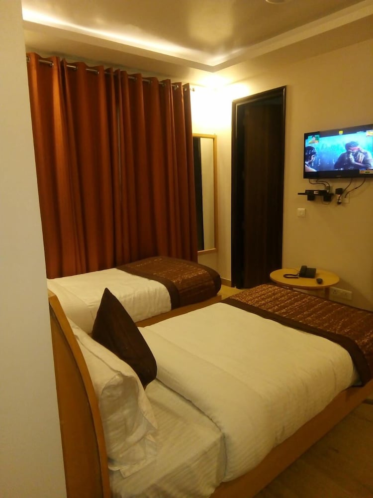 EXECUTIVE, DOUBLE BED, ACCESSIBLE