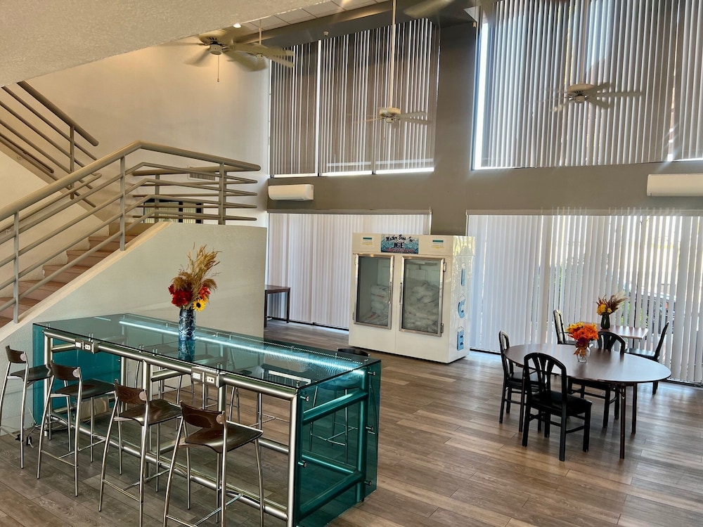 Studio6 Suites Lake Havasu City AZ 45/61
