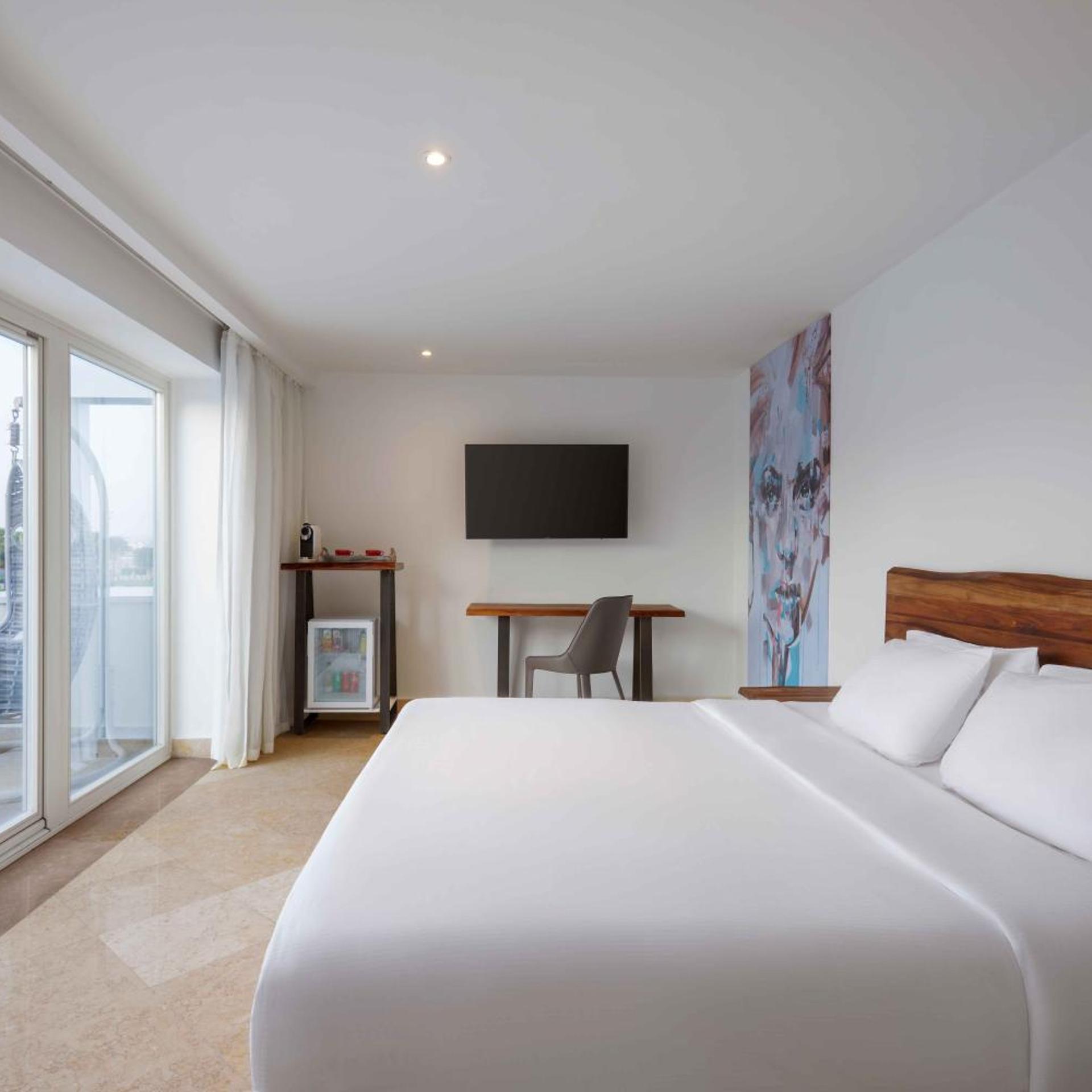 Golf Suite, King Bed, Private Pool