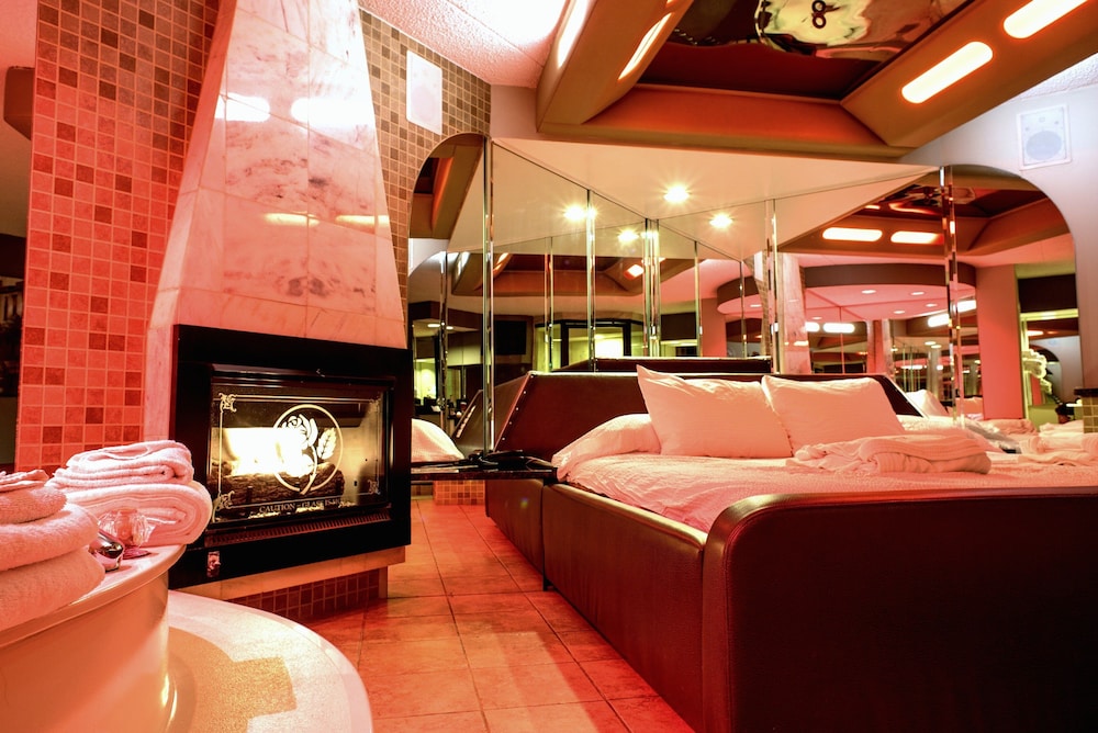 Essence Suites 20/28