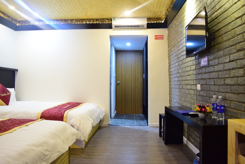 Phuong Nam Mountain View Hotel 6/35