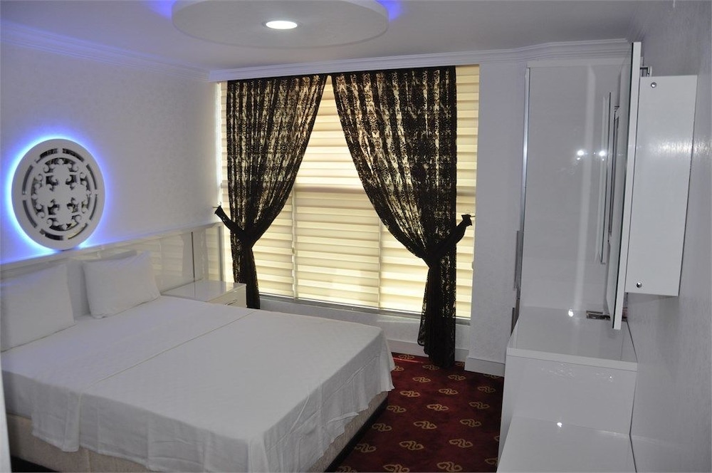 Kar Hotel 20/50