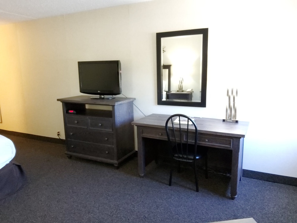 Klopfenstein Inn and Suites 22/34