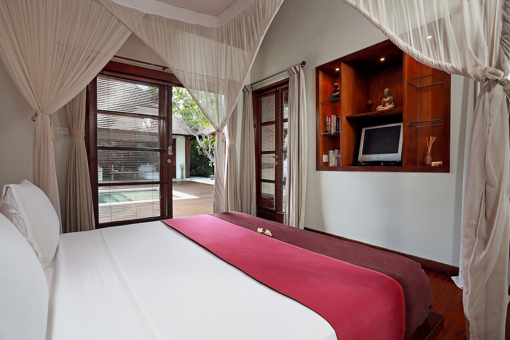 2 BEDROOMS, ROYAL, VILLA, PRIVATE POOL