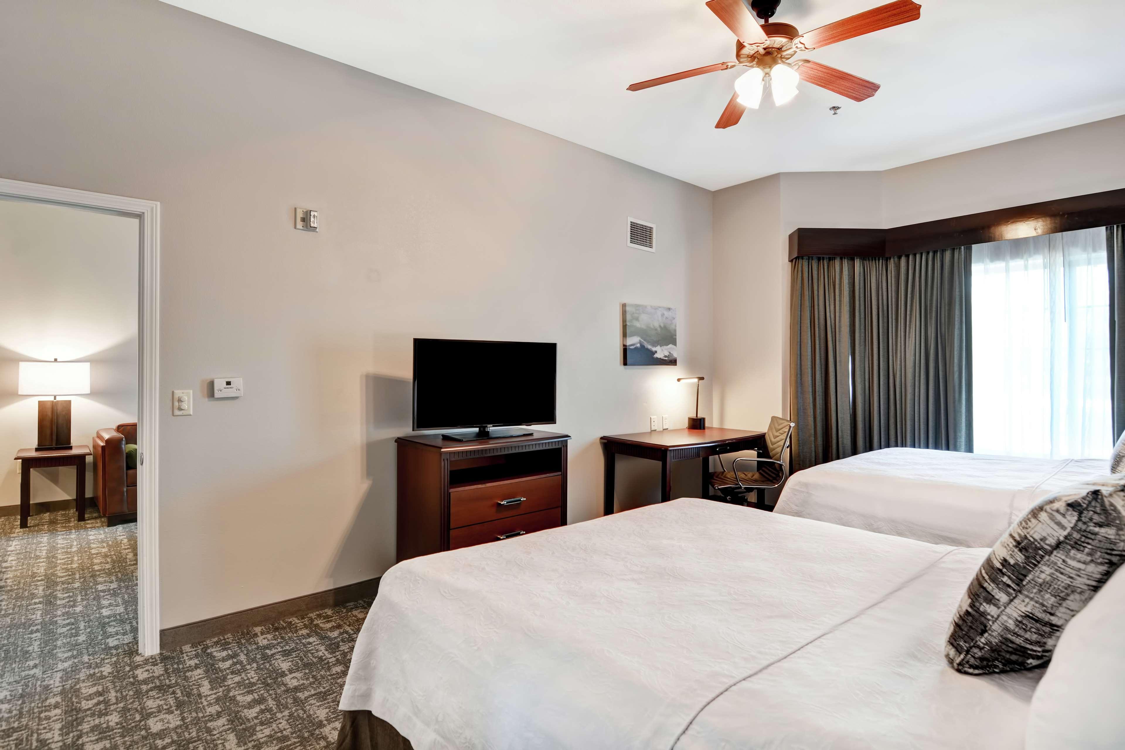 1 BEDROOM, SUITE, 2 QUEEN BEDS