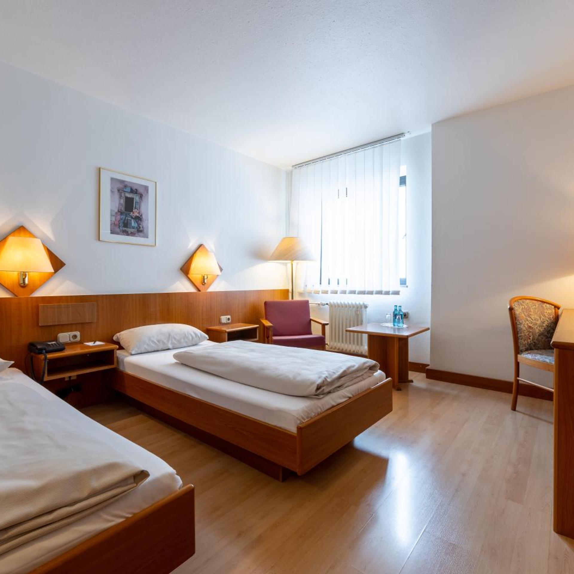 Standard, Twin Beds