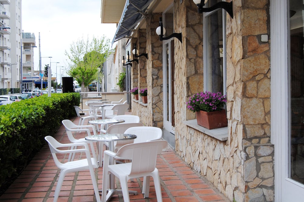 Bell Aire Hotel 30/33