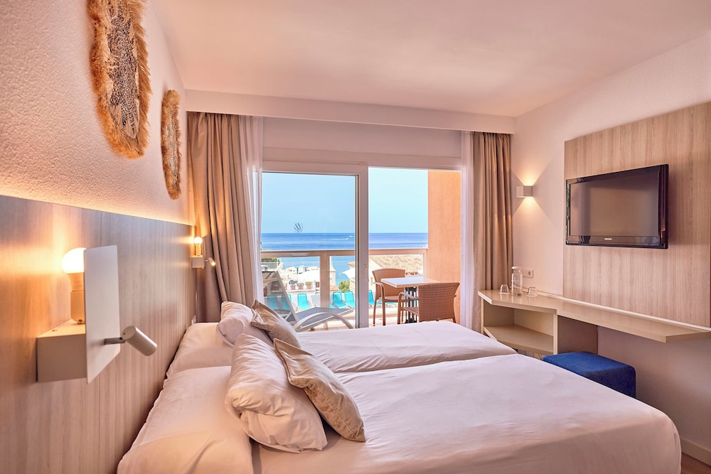 Universal Don Camilo Aparthotel 23/71