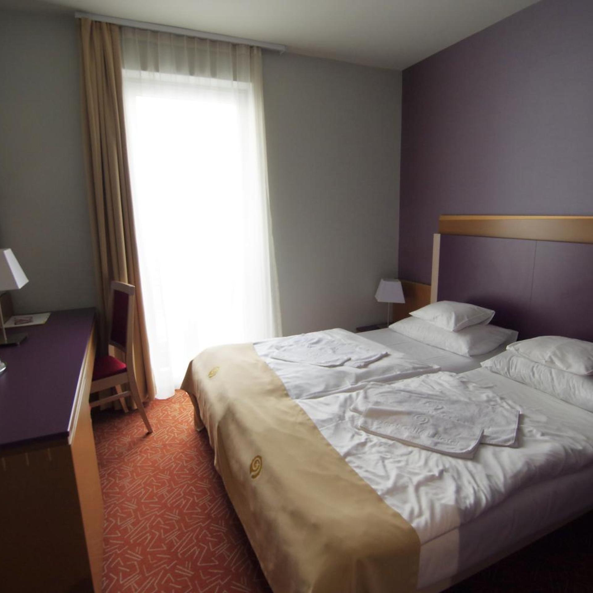 Standard, Double or Twin Bed