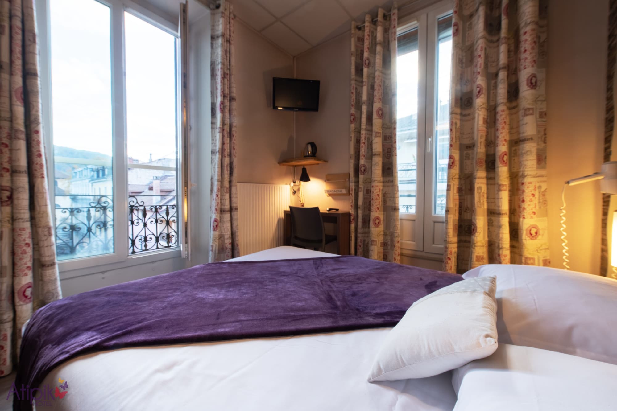 STANDARD, DOUBLE BED, CANAL VIEW