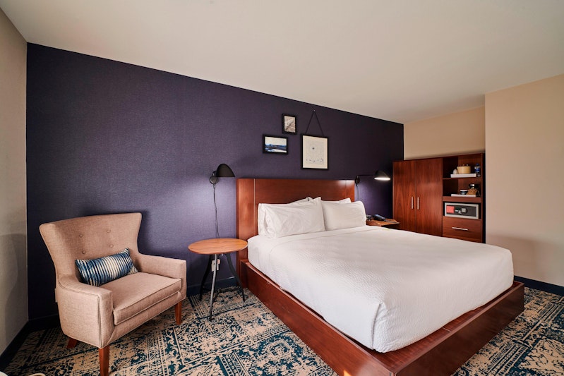 Four Points By Sheraton Cleveland-Eastlake 6/15