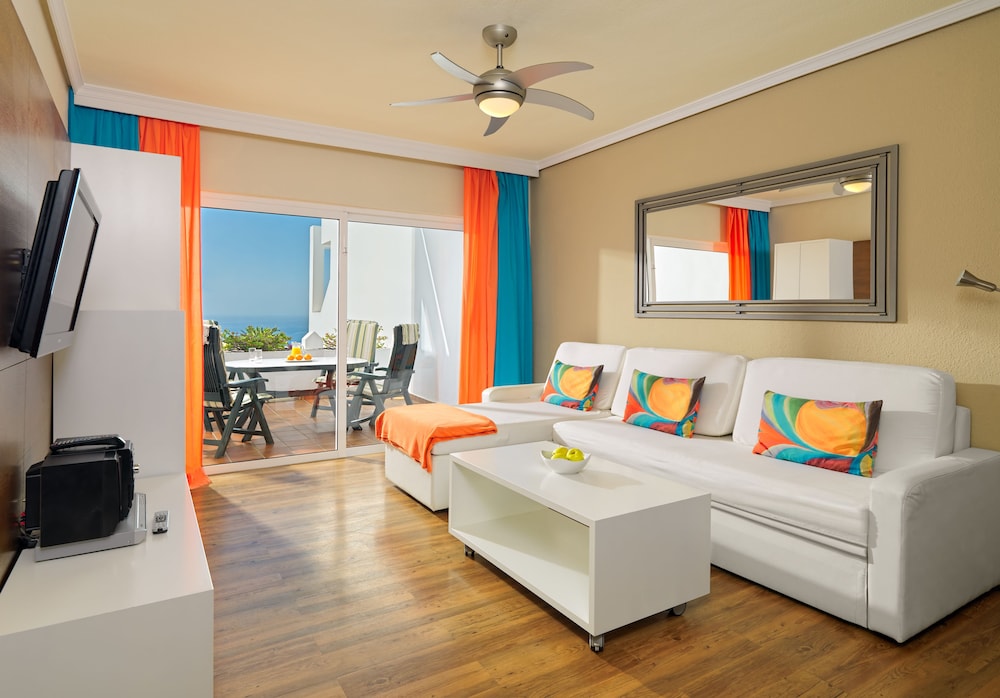 Regency Torviscas Apartments And Suites 45/63