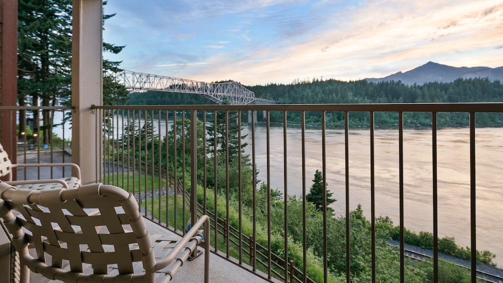 Best Western Plus Columbia River Inn 5/63