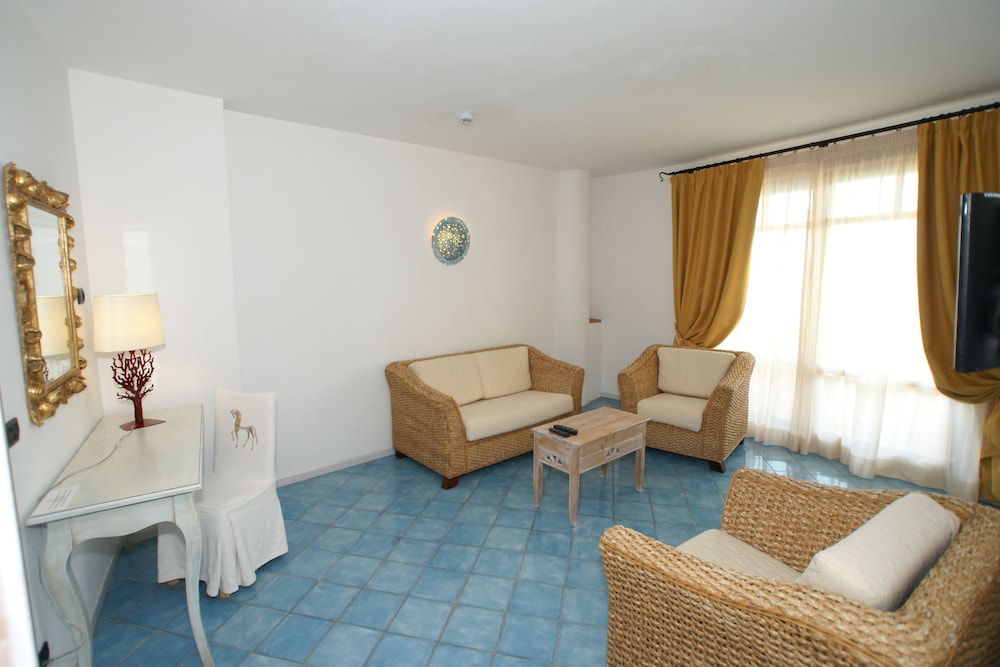Hotel Resort And Spa Baia Caddinas 27/50