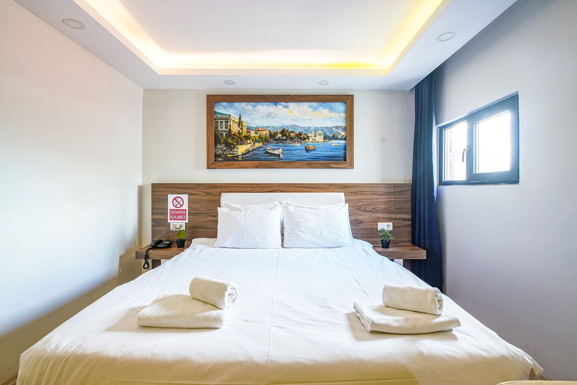 ELITE, SUITE, QUEEN BED, CITY VIEW
