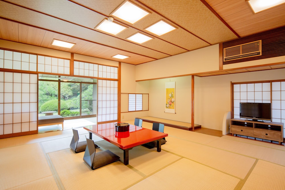 Art Hotel Kokura New Tagawa 24/40