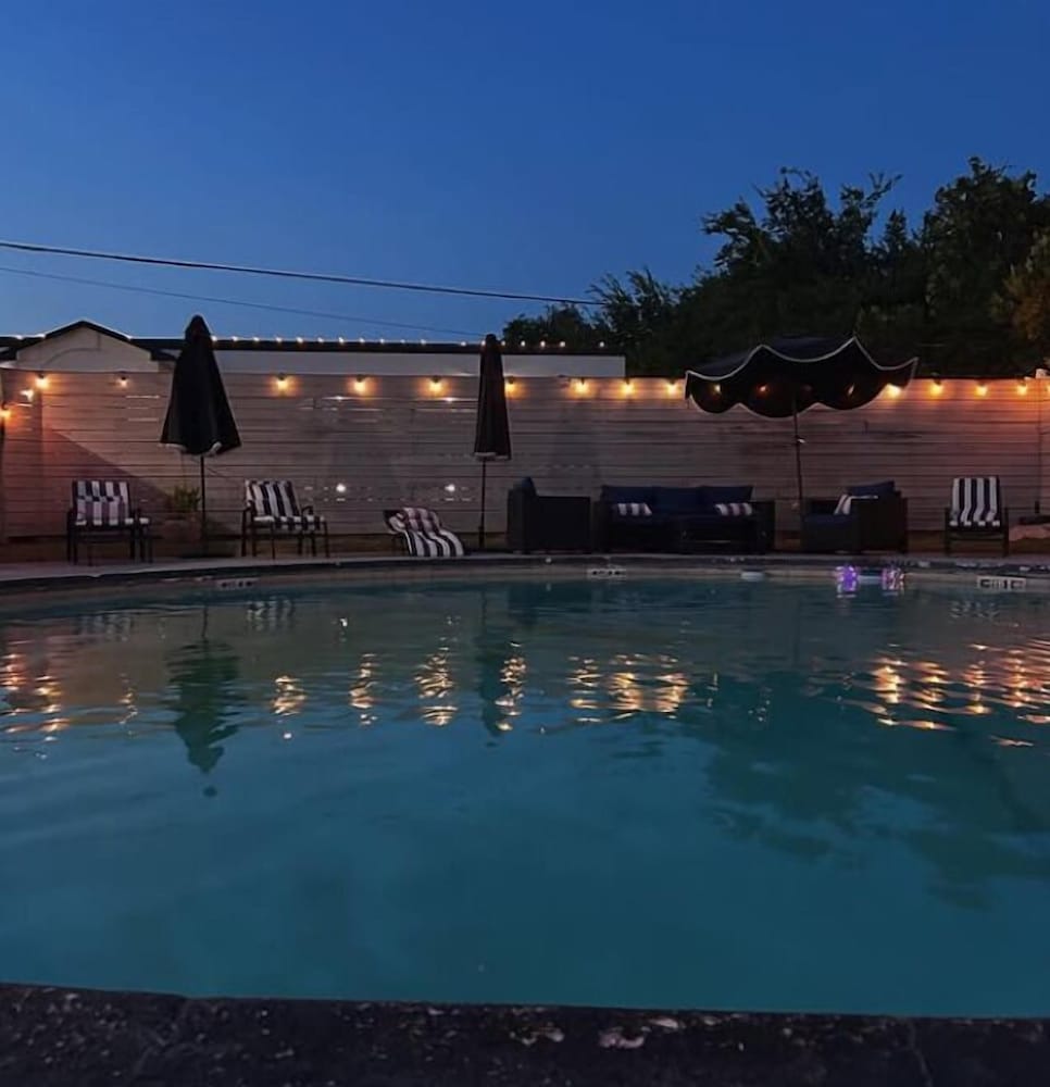 Stratus Suites Boutique Hotel 35/39