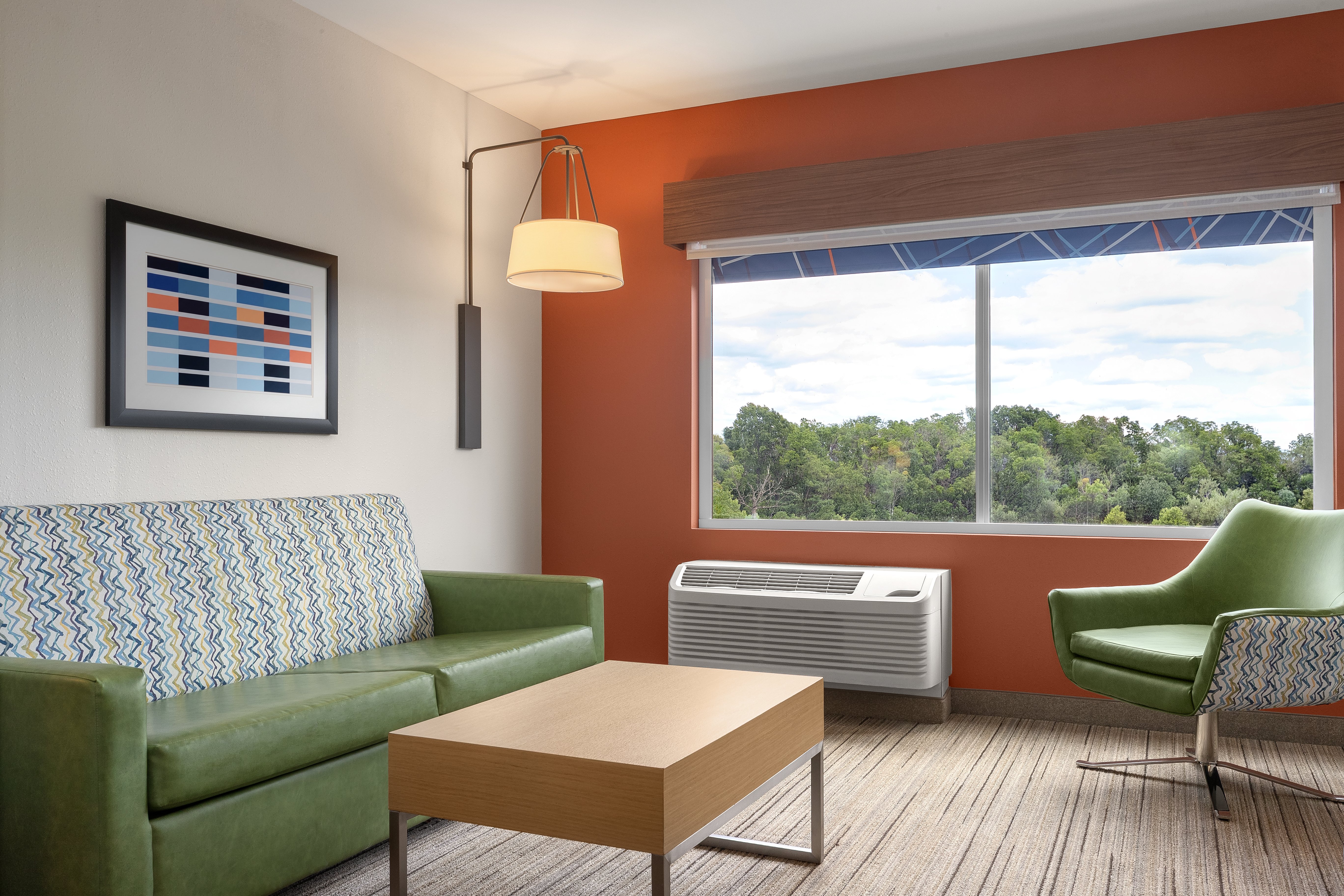 Holiday Inn Express Suites Staunton 46/75