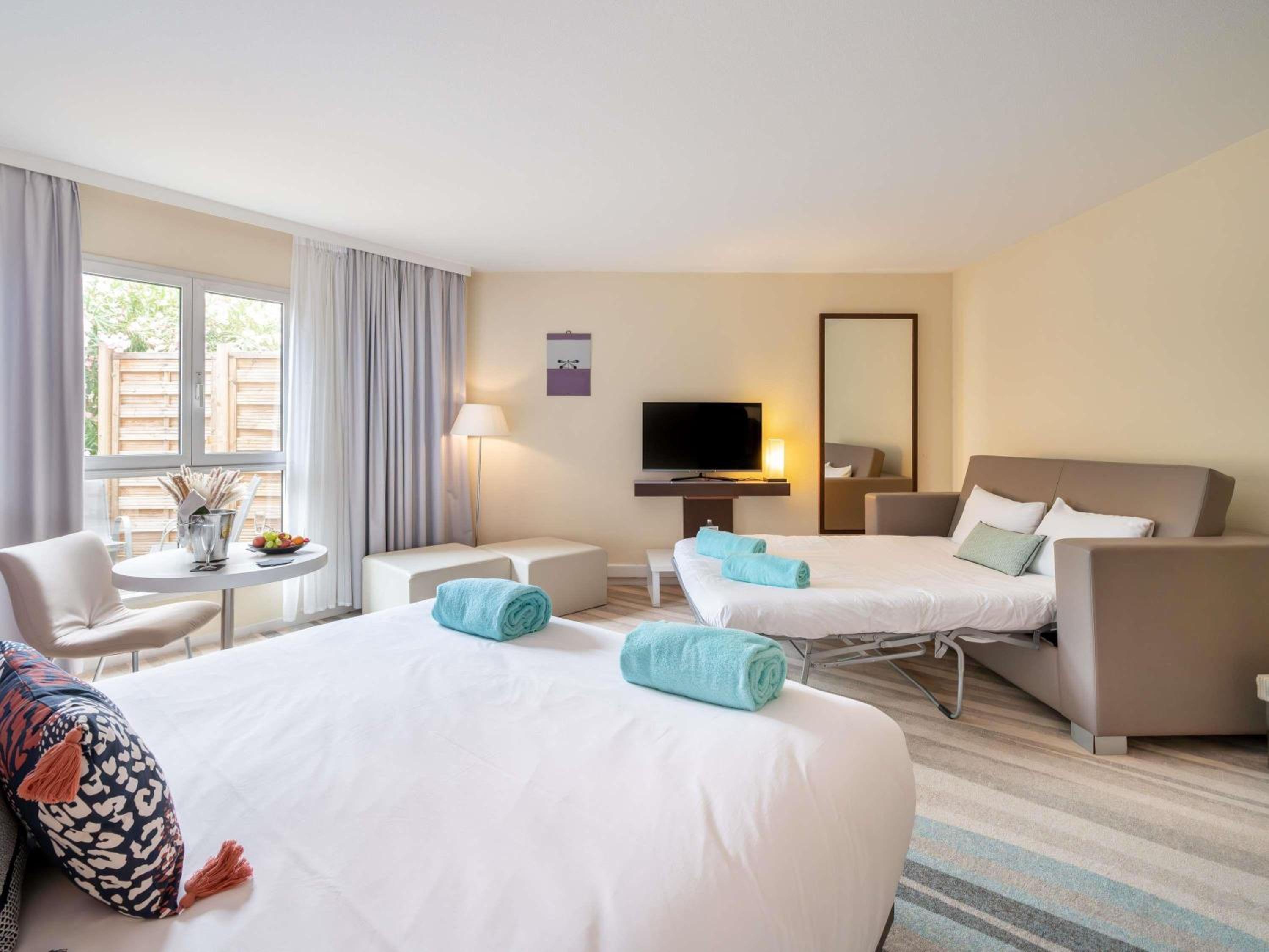 جناح جونيور بسرير كوين مع أريكة، Mercure Antibes Sophia Antipolis Hotel 2/9
