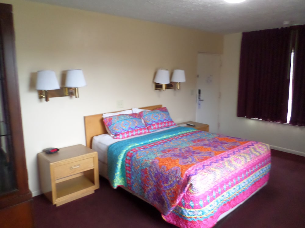 Knights Inn Oswego East 19/59