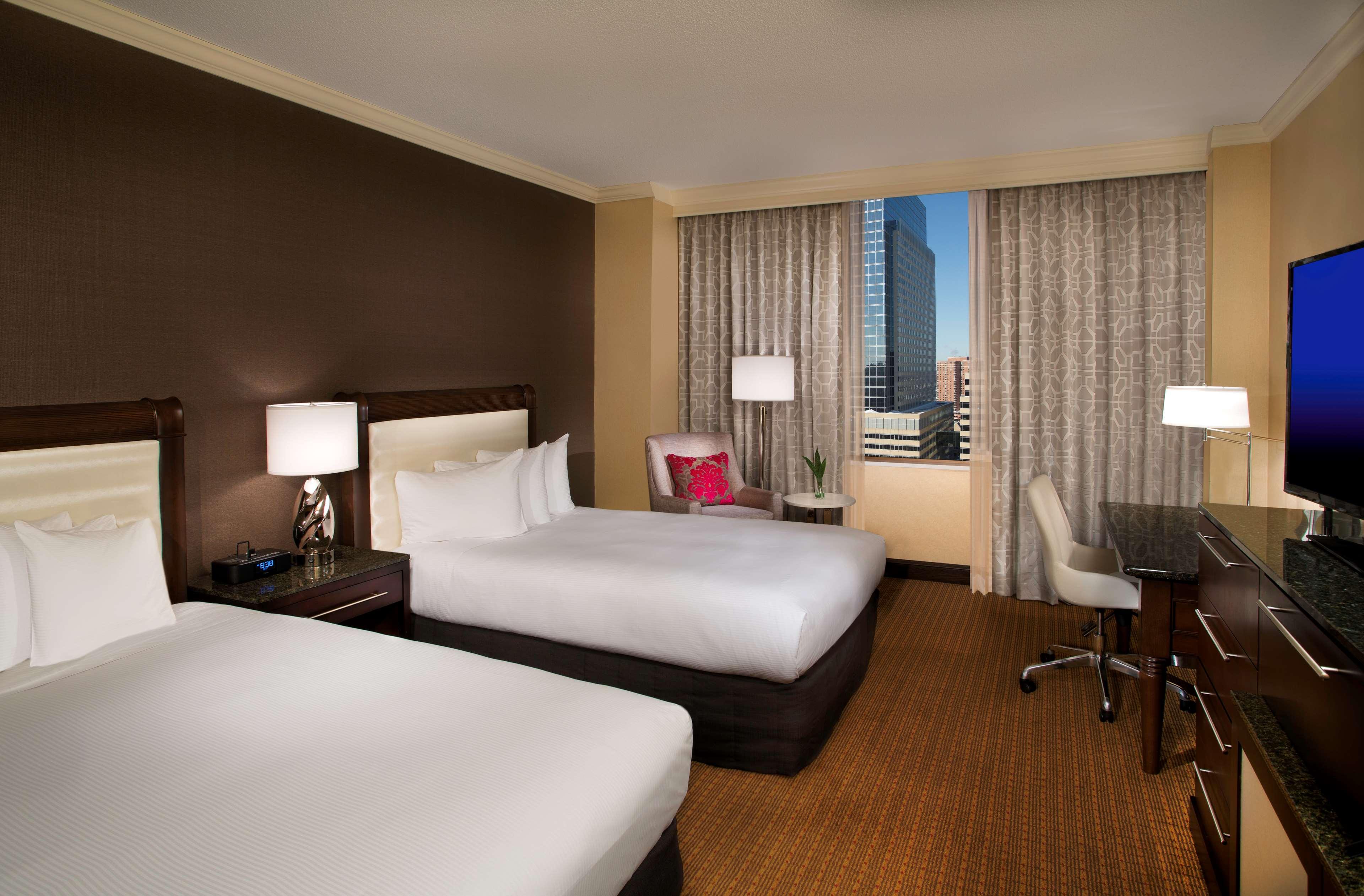 Festive, Junior Suite, 2 Queen Beds