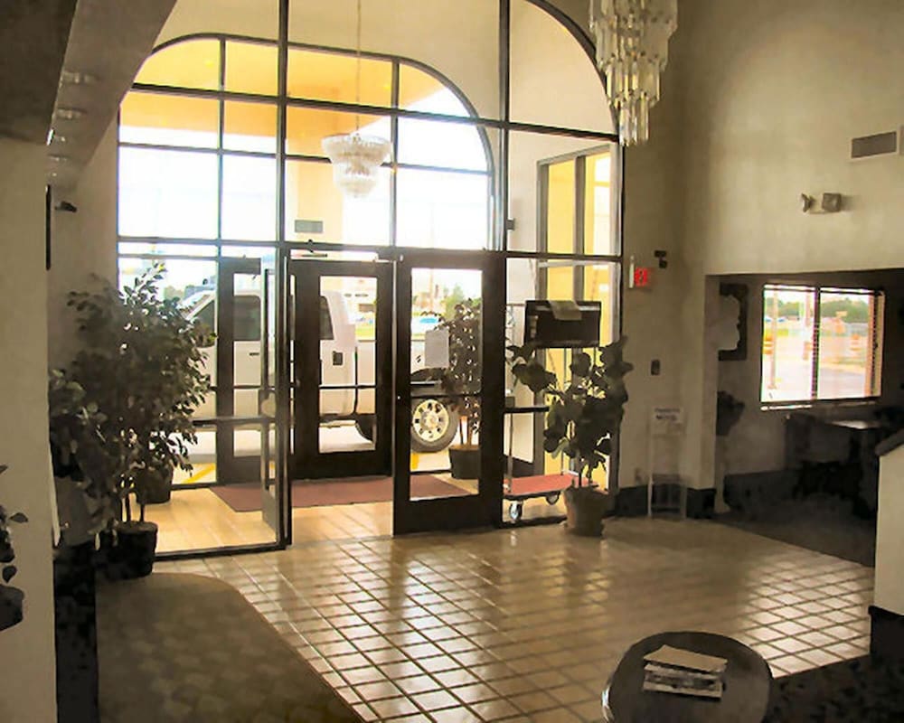 Brentwood Inn Suites 24/41