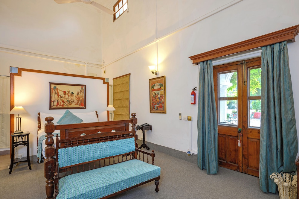 Heritage, Comfort, Queen Bed