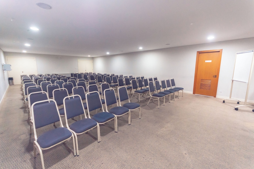 Iguatemi Business Flat 66/76