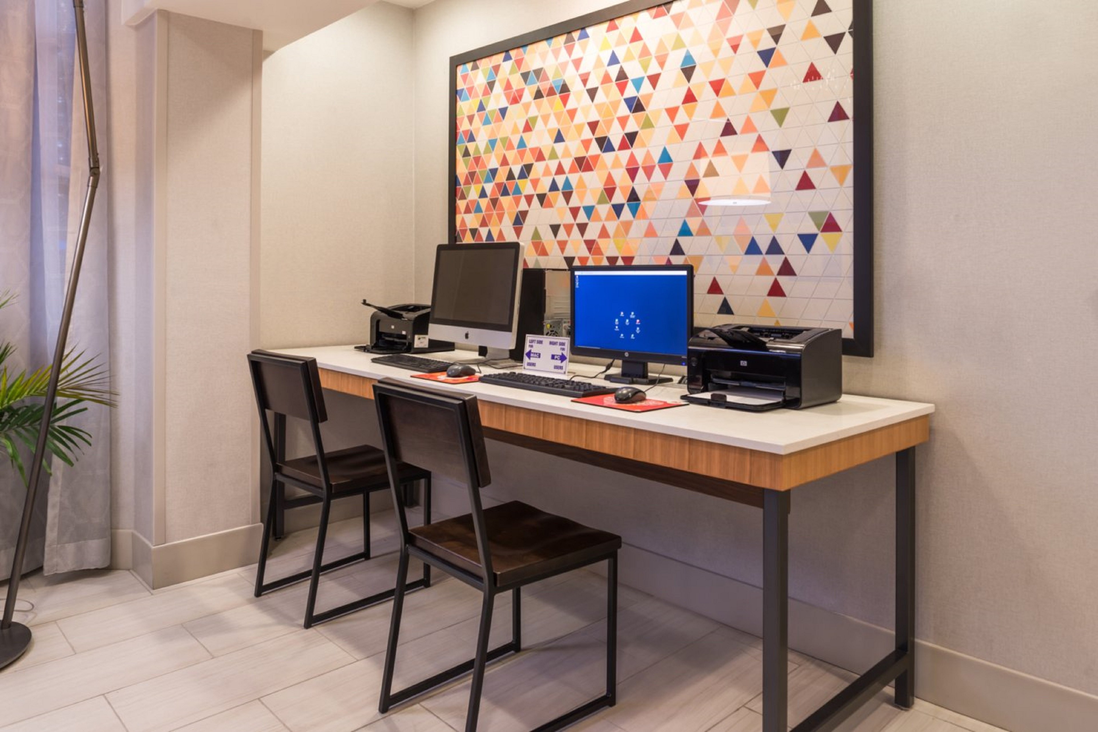 Holiday Inn Express Walnut Creek 55/59