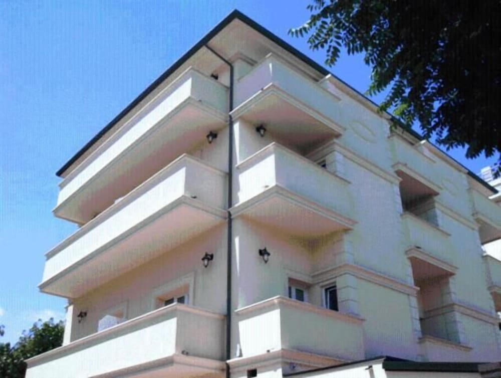 Atmosphere Suite Hotel 2/56