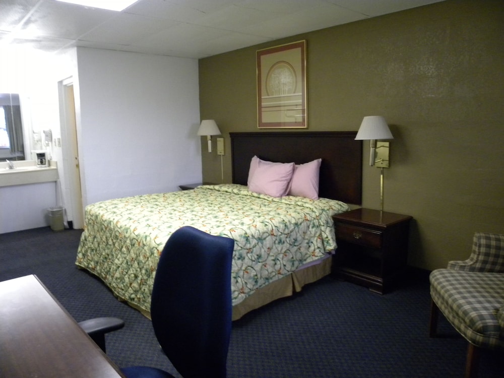 Guest Inn Rogers 26/67