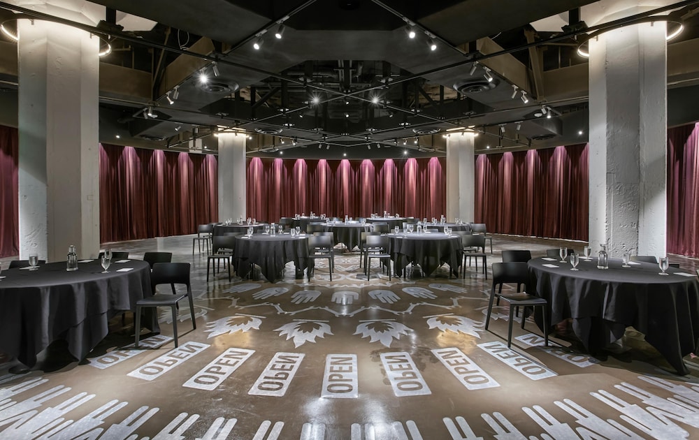 Fordson Hotel Unbound Collection by Hyatt 59/65