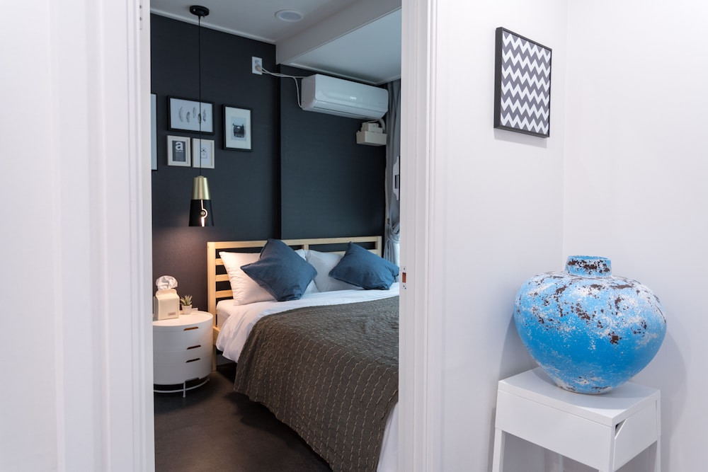 Mono House Hongdae 2 28/71