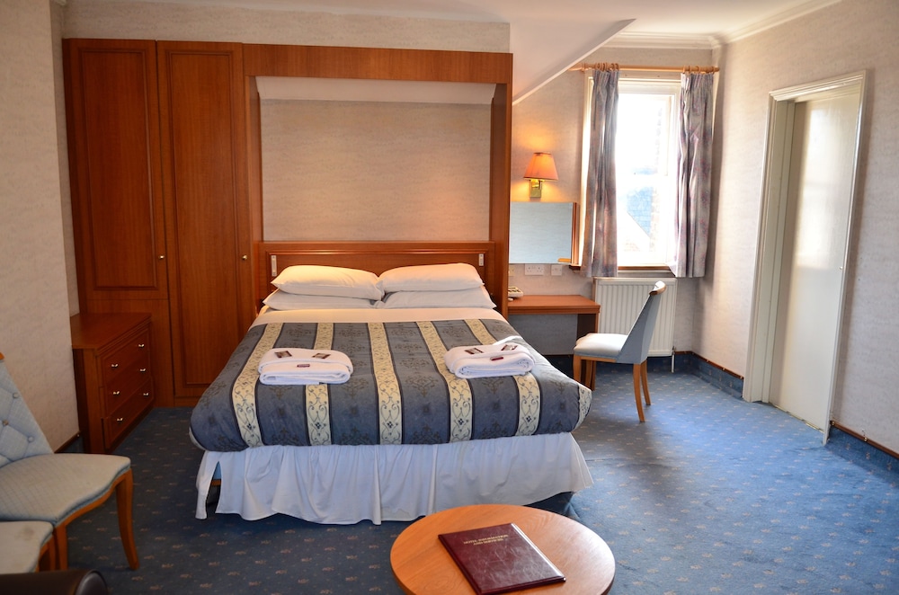 The Russell Hotel 30/50